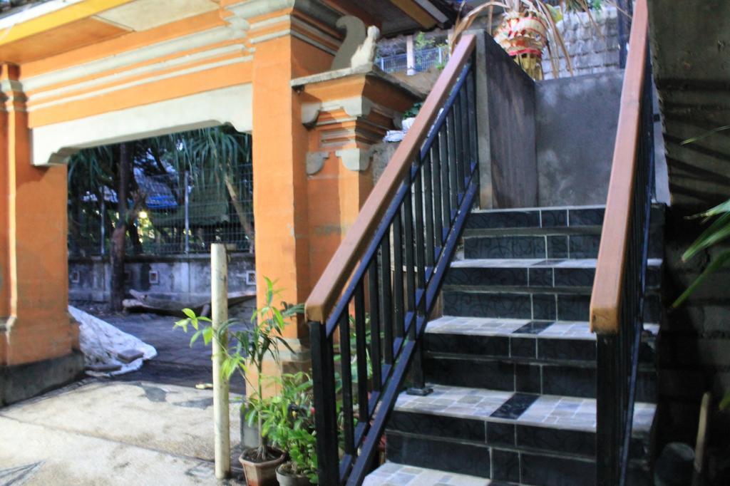 Chillin Kuta Homestay Exterior photo